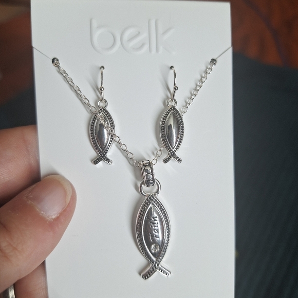 BELK INSPIRATIONAL JEWELRY GIFT SET NECKLACE WITH EARRINGS NWT HYPOALLERGENIC - Picture 1 of 3